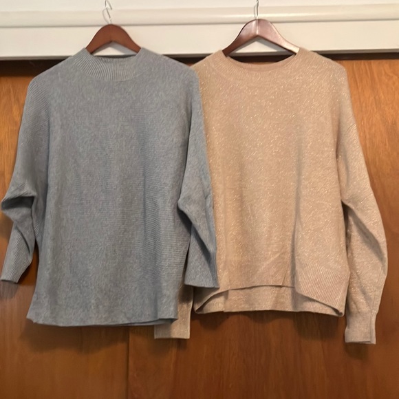 Two crew neck sweaters - Picture 1 of 1